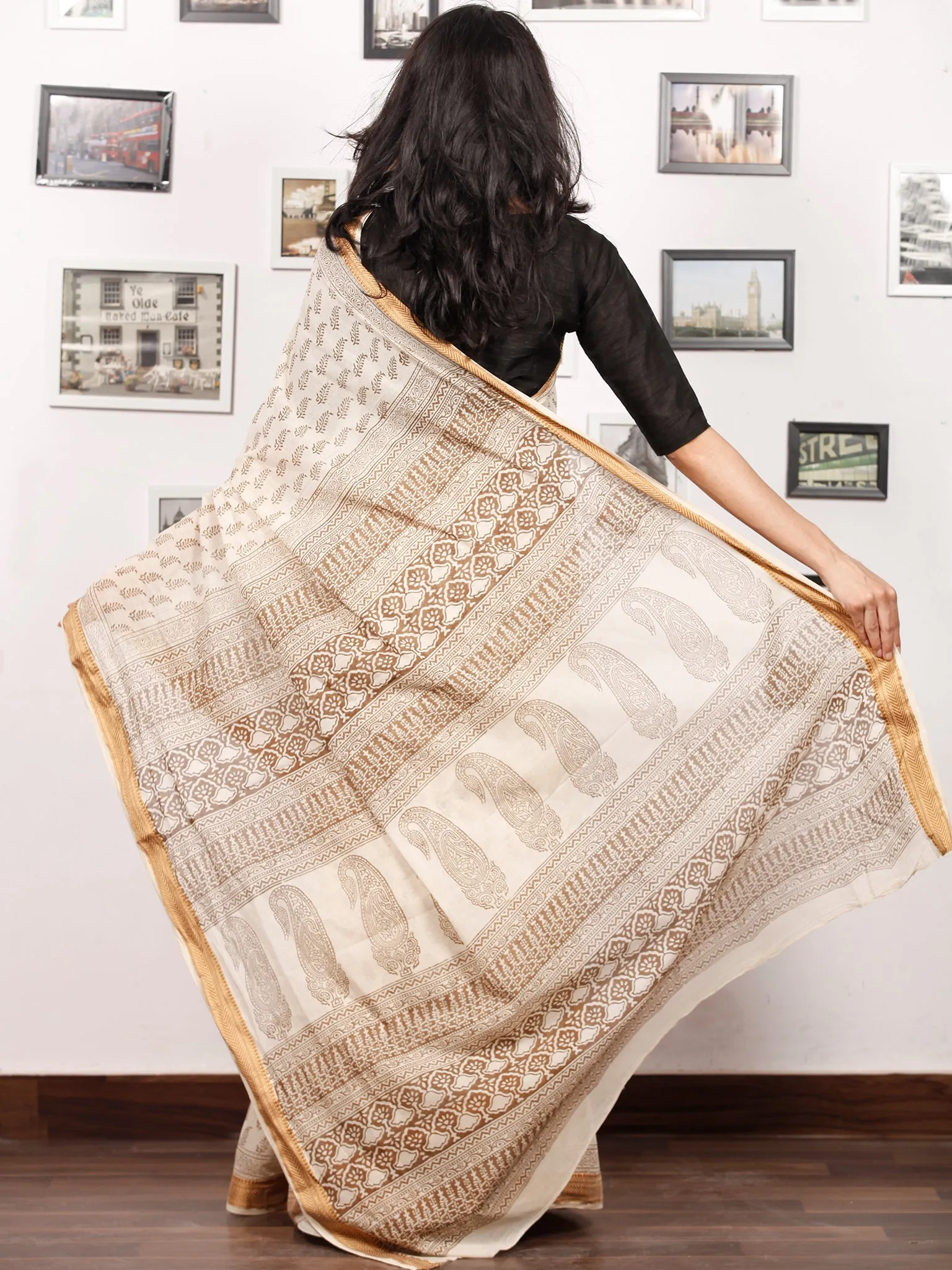 Beige Brown Bagh Printed Maheshwari Cotton Saree - S031703336