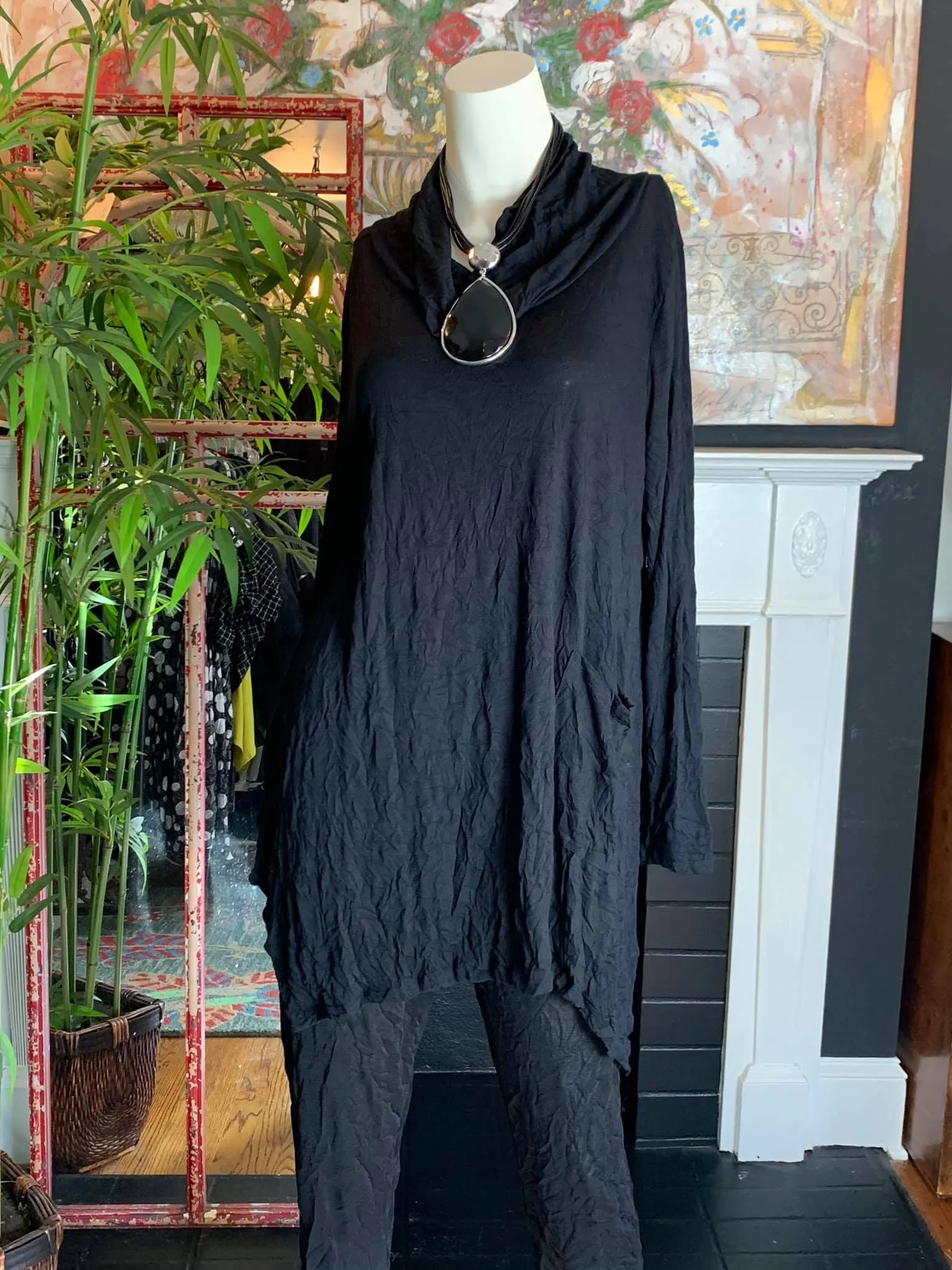 C23672 Filis Tunic-Black