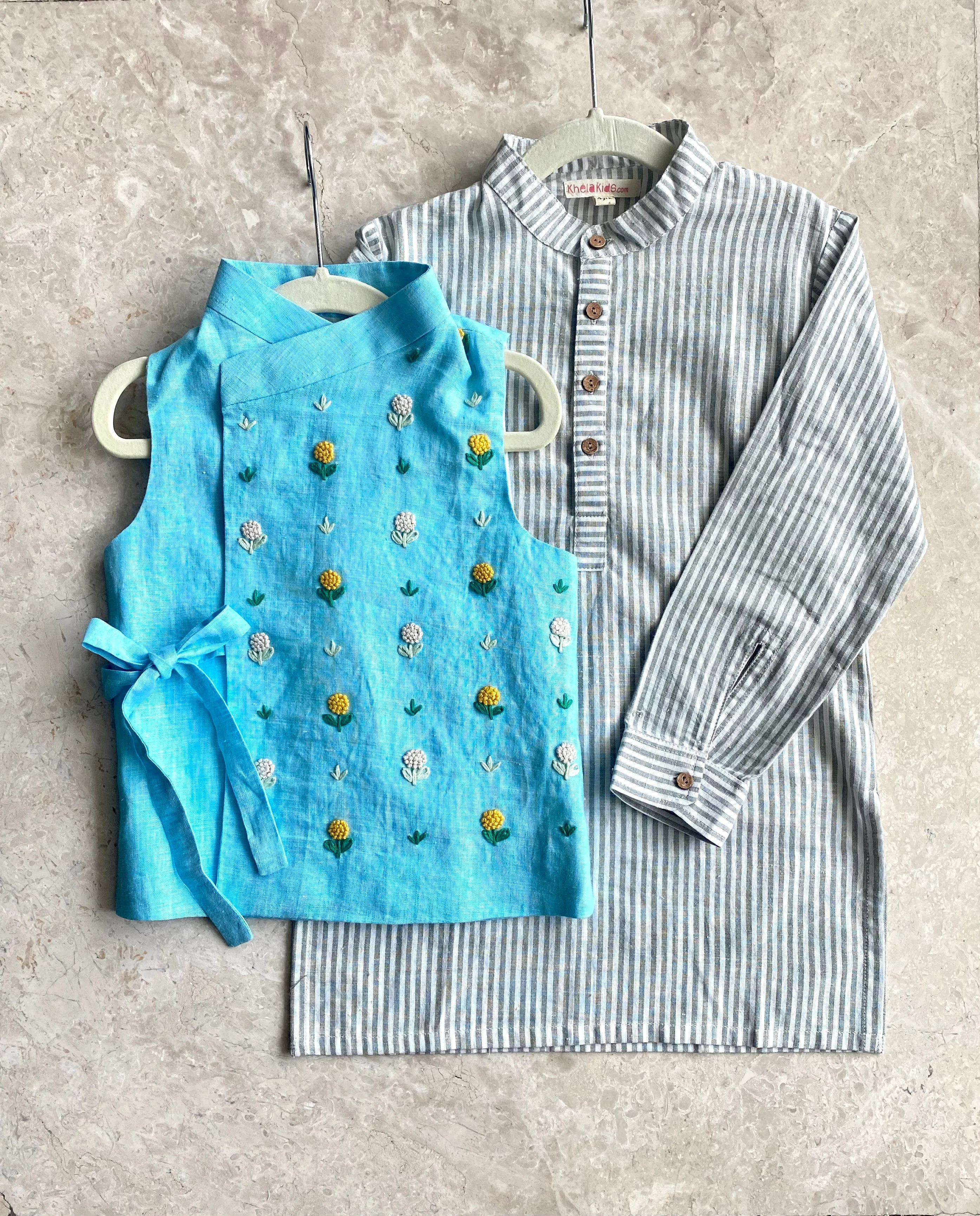 Embroidered blue floral bandi