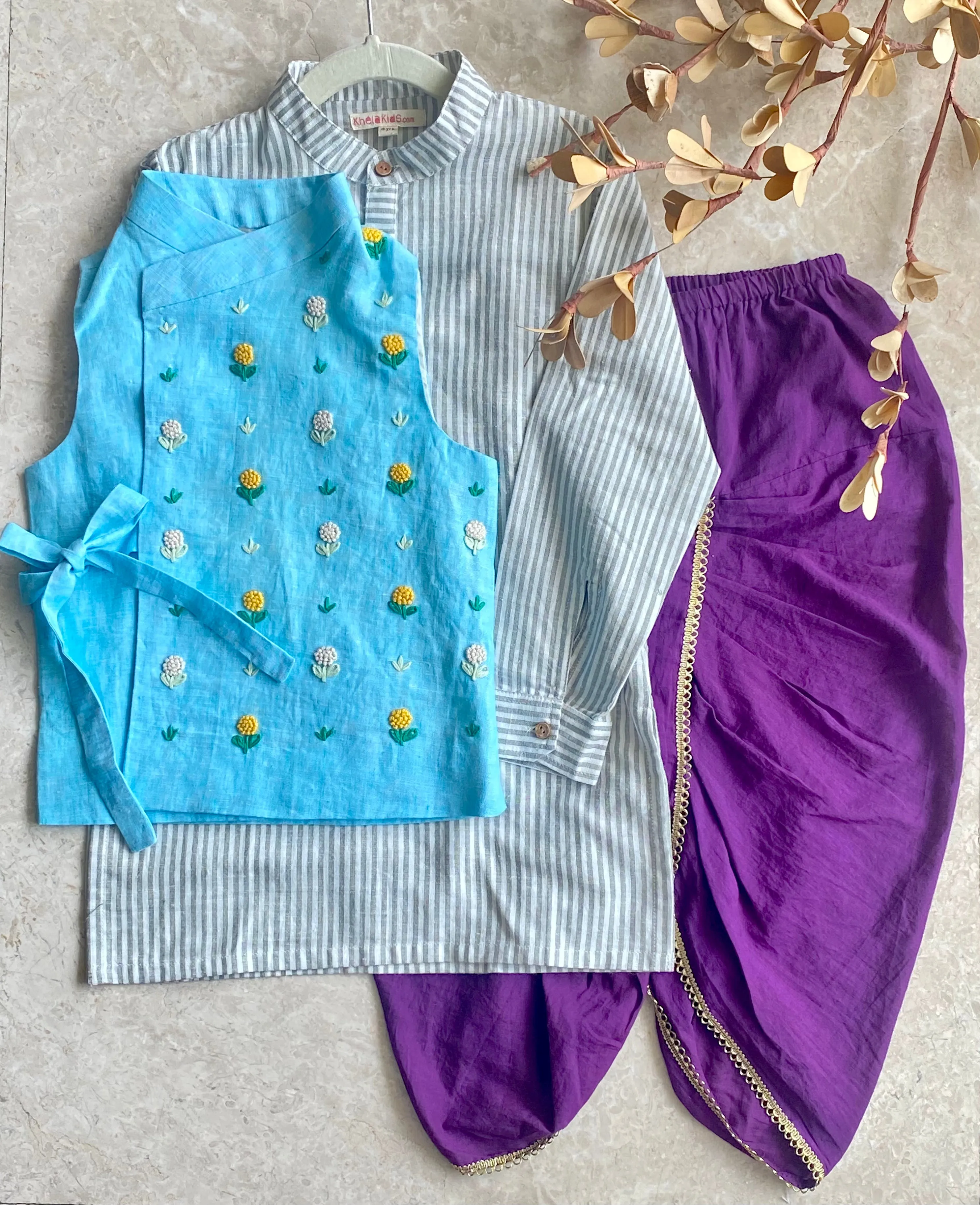 Embroidered blue floral bandi