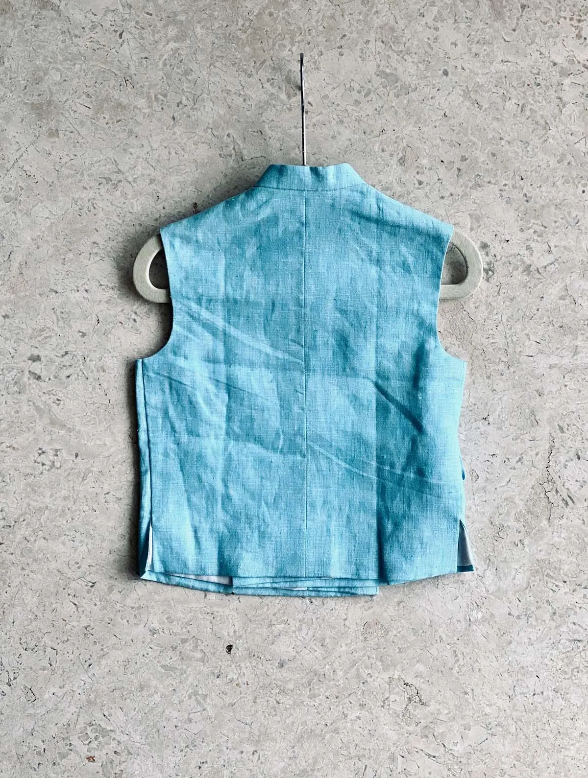 Embroidered blue floral bandi