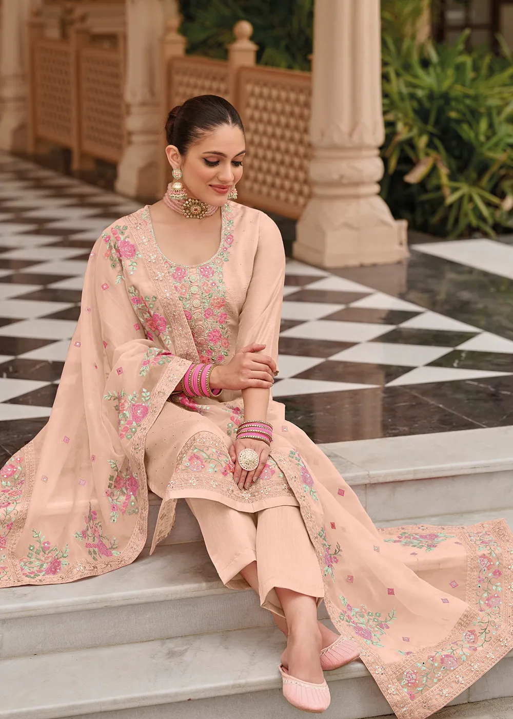 Peach Maheshwari Silk Embroidered Festive Salwar Suit