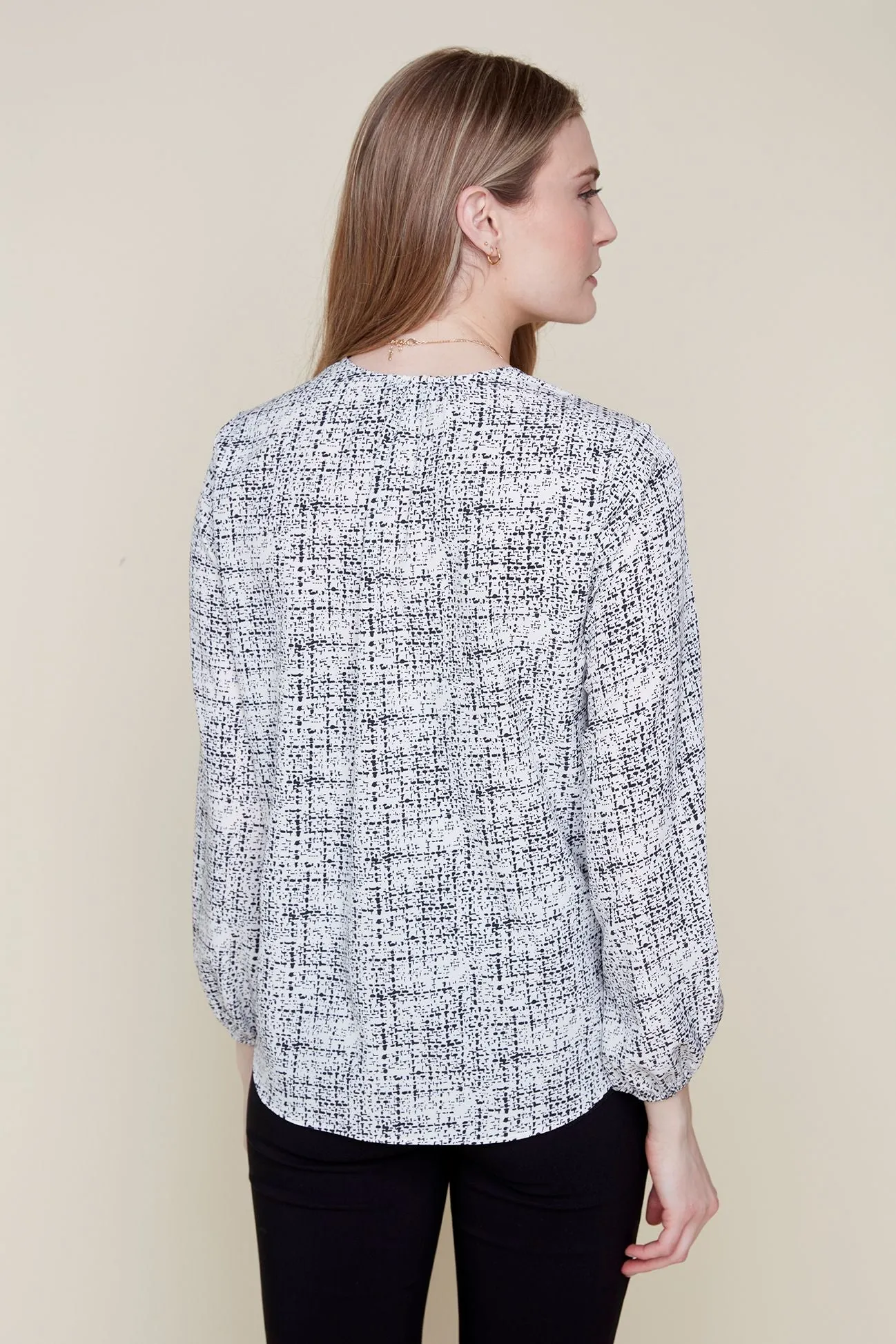 Renuar R5126 V Neck Blouse