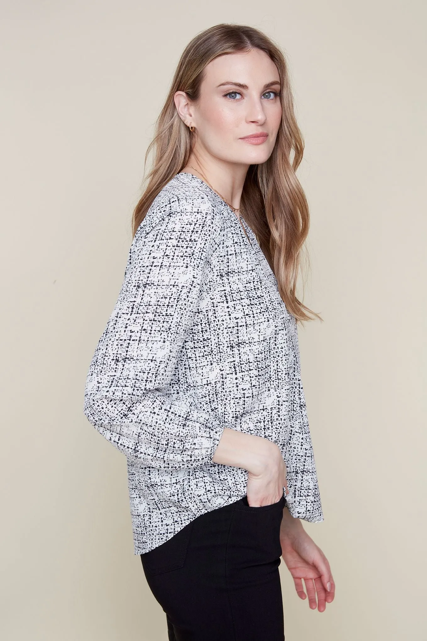 Renuar R5126 V Neck Blouse