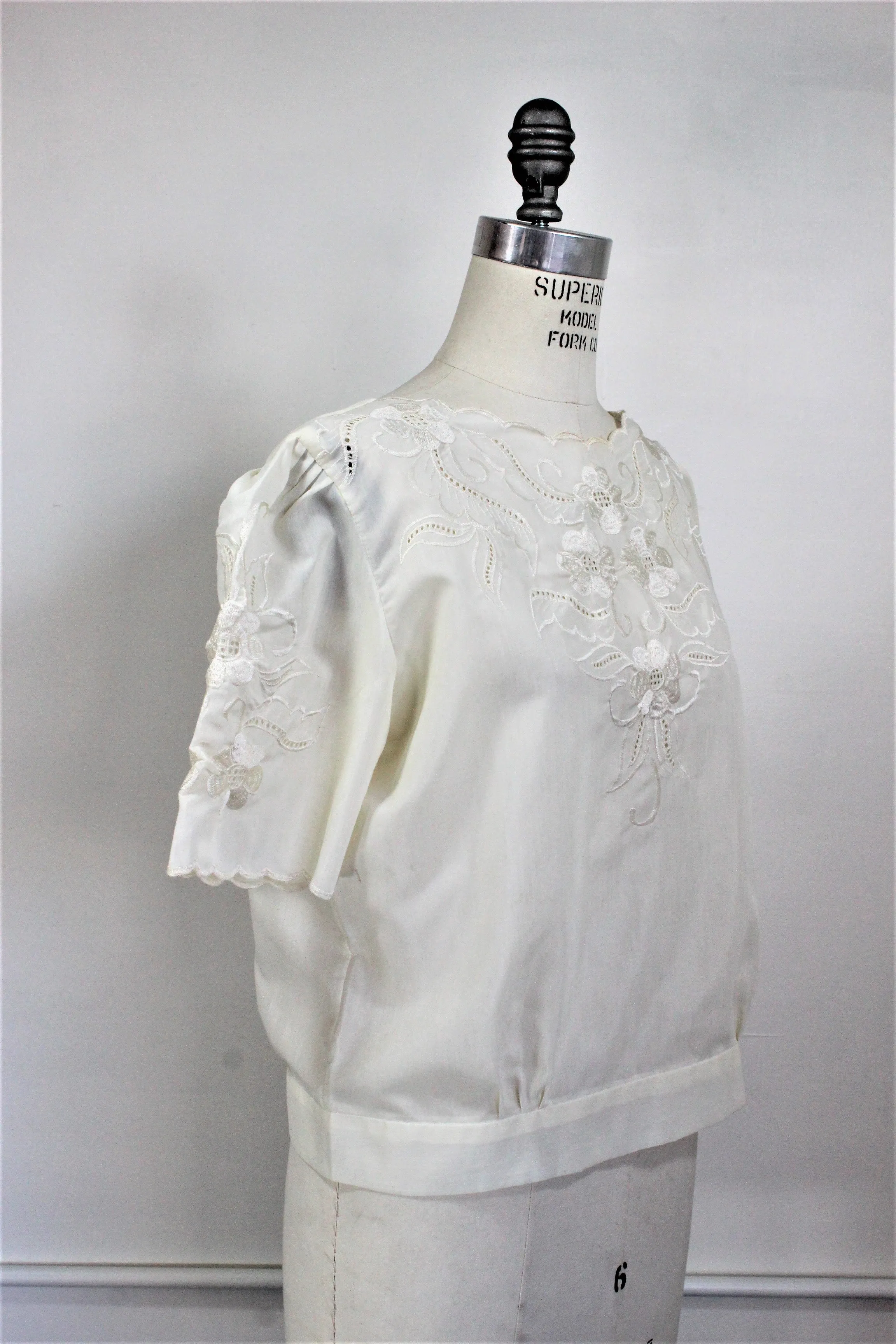 Vintage 1970s 1980s  Peasant Style Top