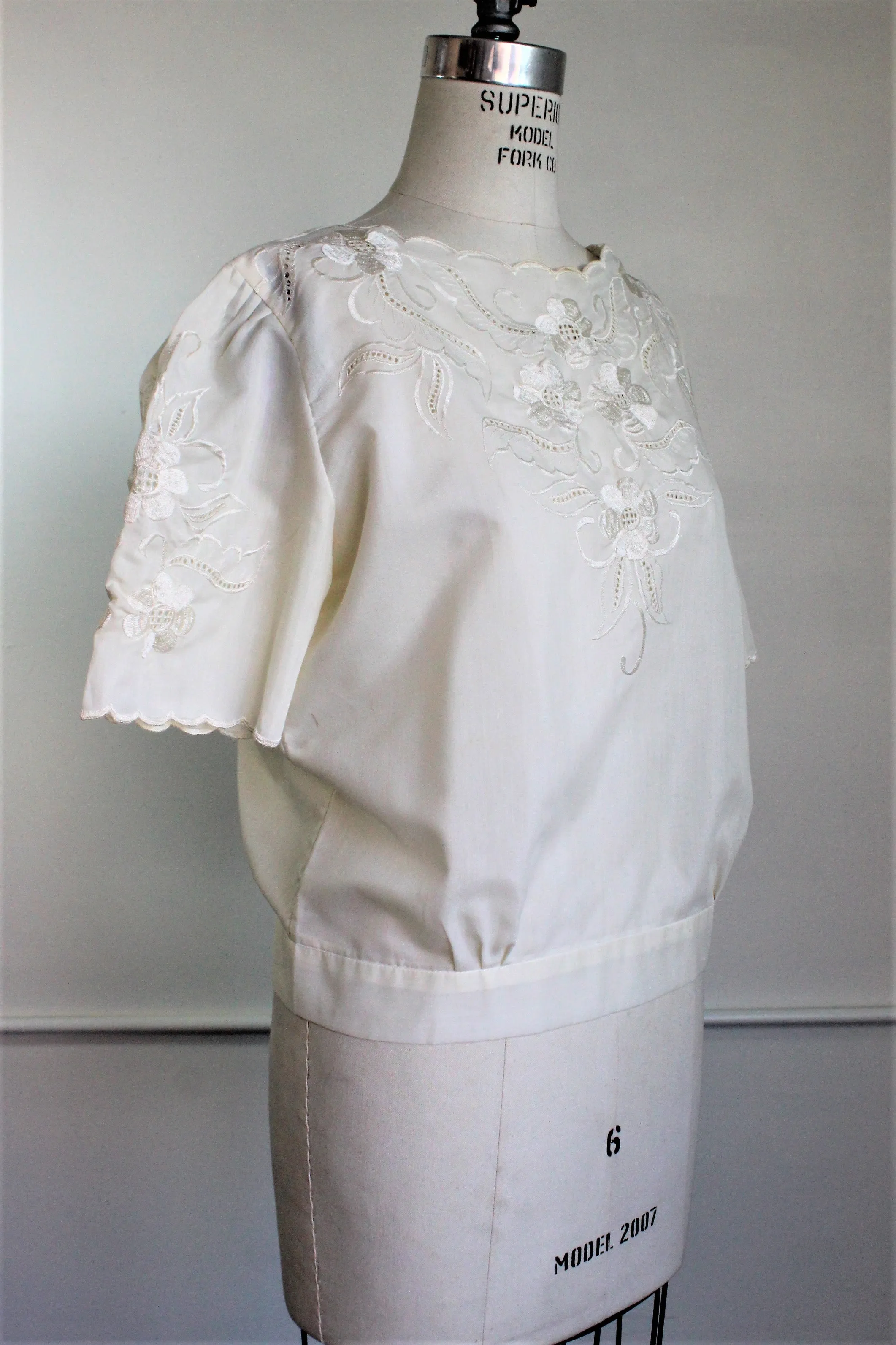 Vintage 1970s 1980s  Peasant Style Top