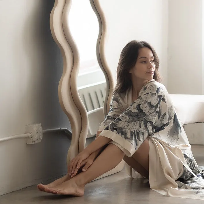 Washable Silk Kiku Short Kimono Robe