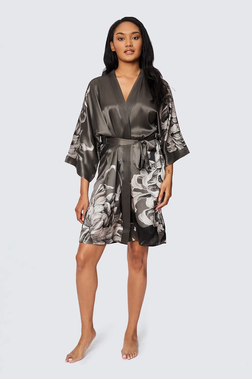 Washable Silk Kiku Short Kimono Robe