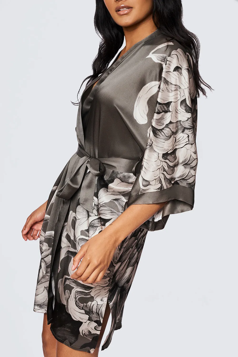 Washable Silk Kiku Short Kimono Robe